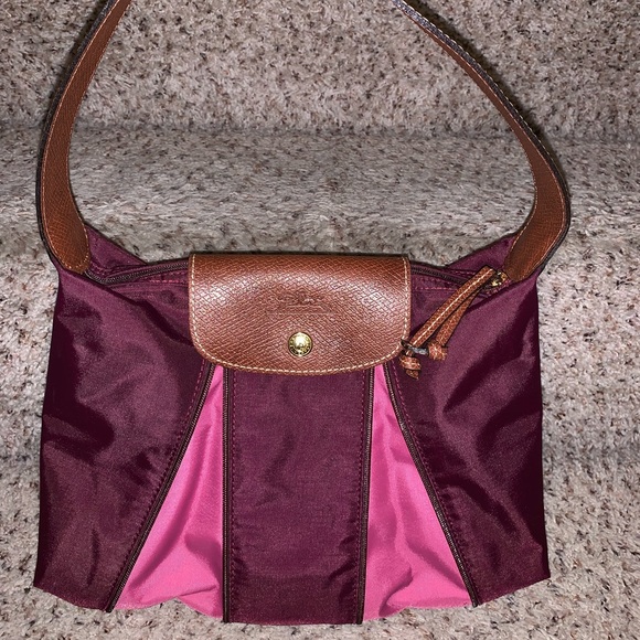Longchamp Handbags - Longchamp Colorblock Expandable Le Pilage Bag